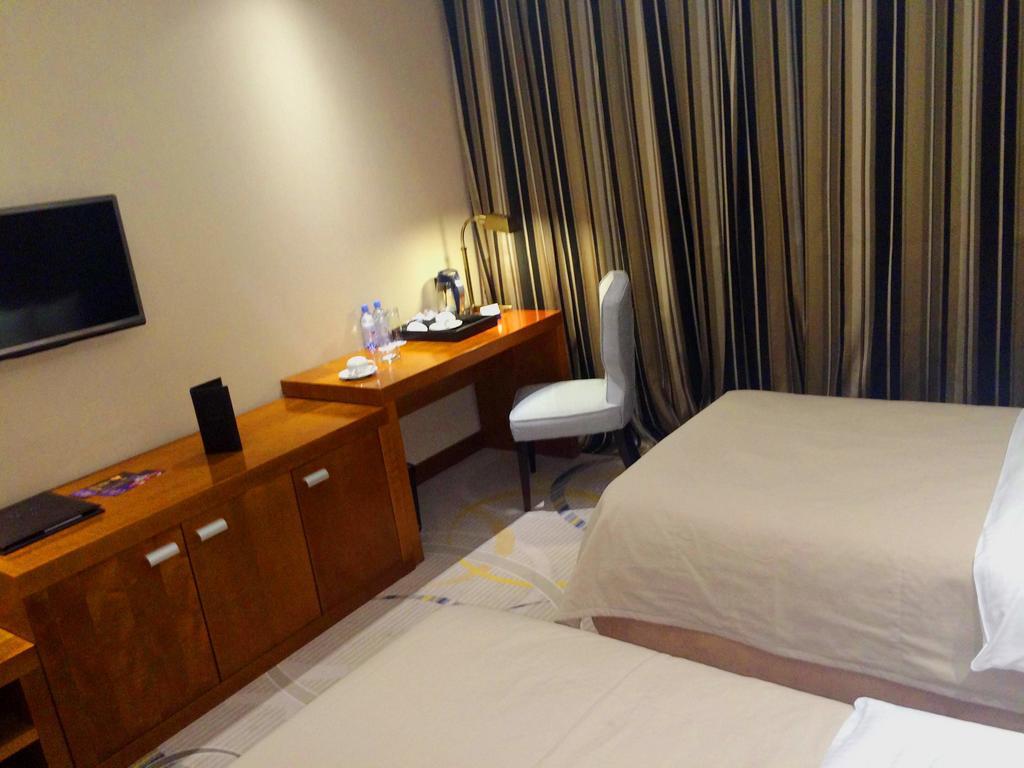 קפצ'אגאי Royal Plaza Hotel And Casino חדר תמונה