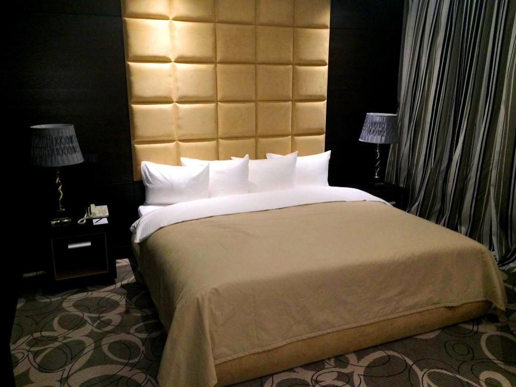 קפצ'אגאי Royal Plaza Hotel And Casino חדר תמונה